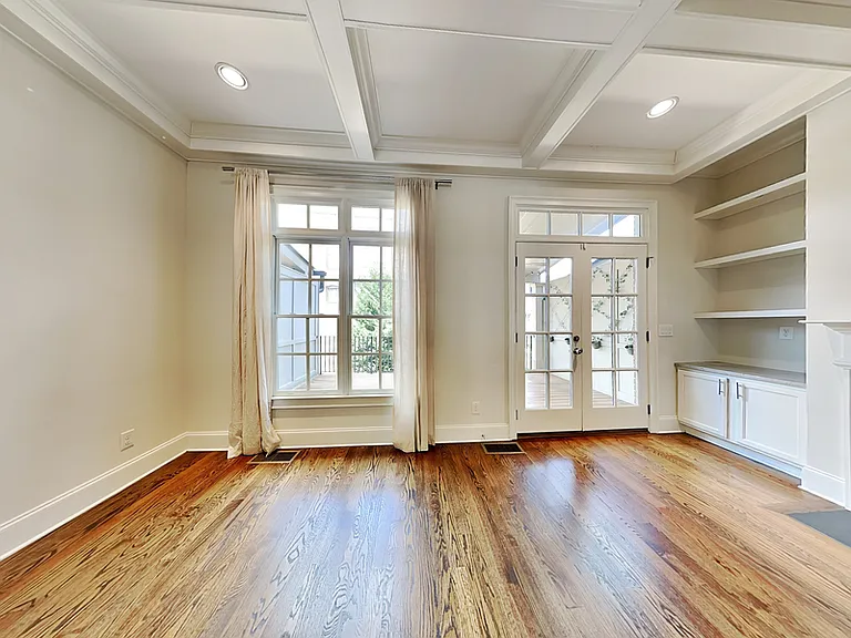 1203 Virginia Park Dr NE — Photo 3