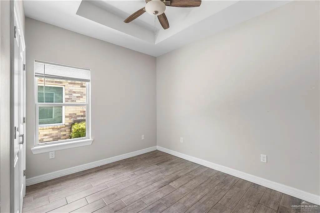 3 bed, 2.0 bath, 1000 sqft, $1,100 — Photo 4