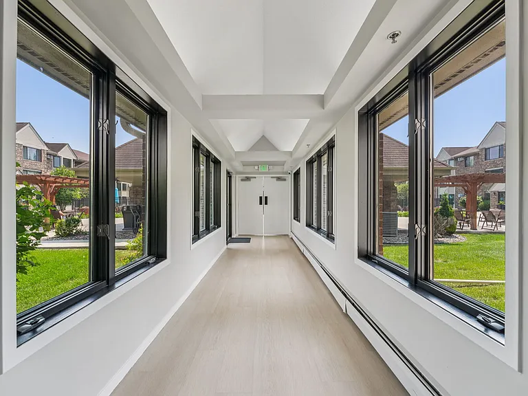 Oaks Lincoln Apartments — Photo 53