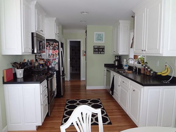 4th image of 2529 Hickory Knoll Ln