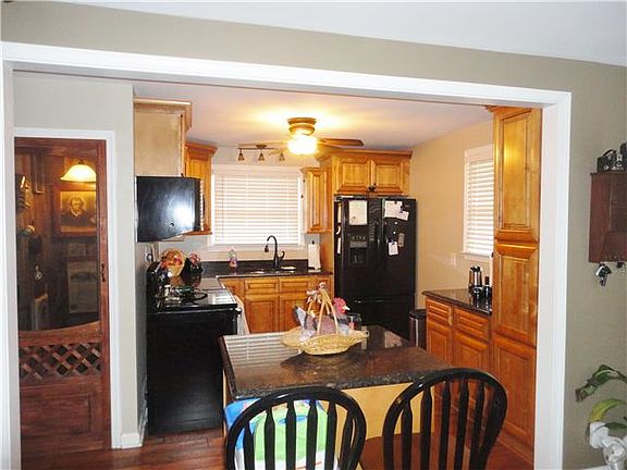 5th image of 3908 Bellshire Ct
