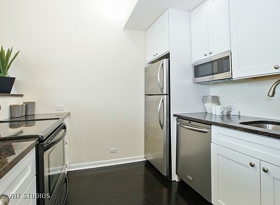 4th image of 2343 N Greenview Ave APT 212