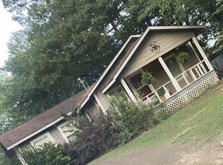1131 Mann St, Hemphill, TX 75948