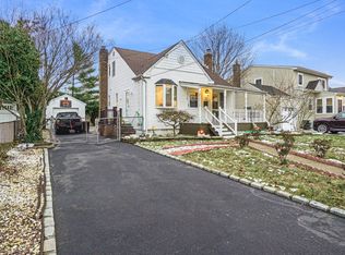 2496 Camp Ave, North Bellmore, NY 11710