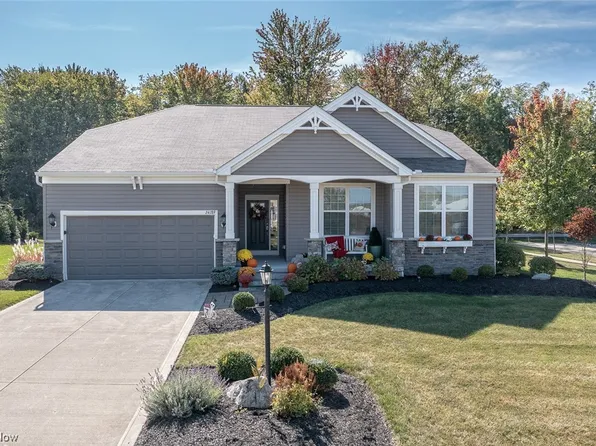 24189 S Greystone Dr, Strongsville, OH 44149