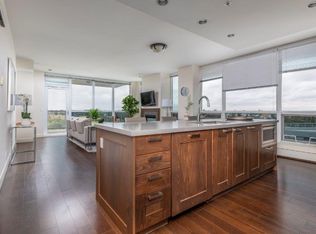 222 Riverfront Ave SW #1813, Calgary, AB T2P 0W3