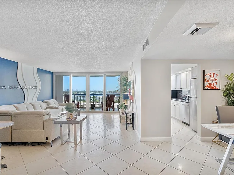 18031 Biscayne Blvd #1401 — Photo 12