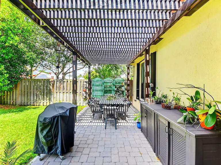 9062 Gulf Cove Dr — Photo 57