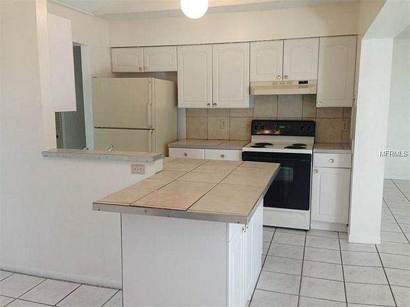 5th image of 8040 Killian Dr