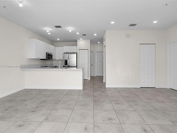 3rd image of 10295 NW 64th Ter #303