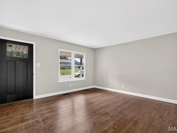 5th image of 643 Washington Dr