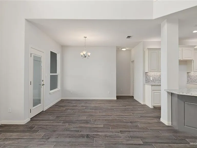4628 Estancia Pkwy — Photo 9
