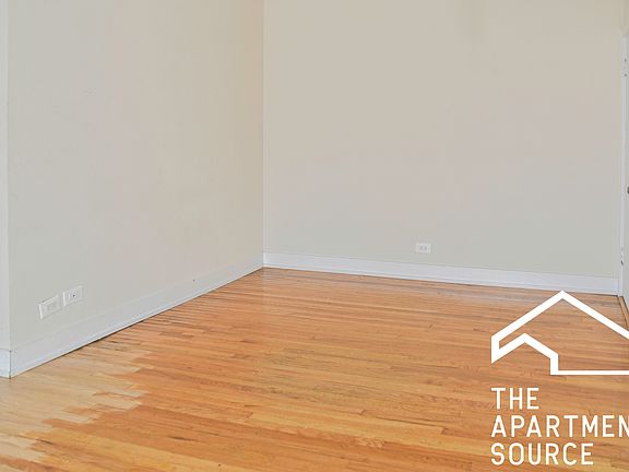 3rd image of 518 W Cornelia Ave APT 213