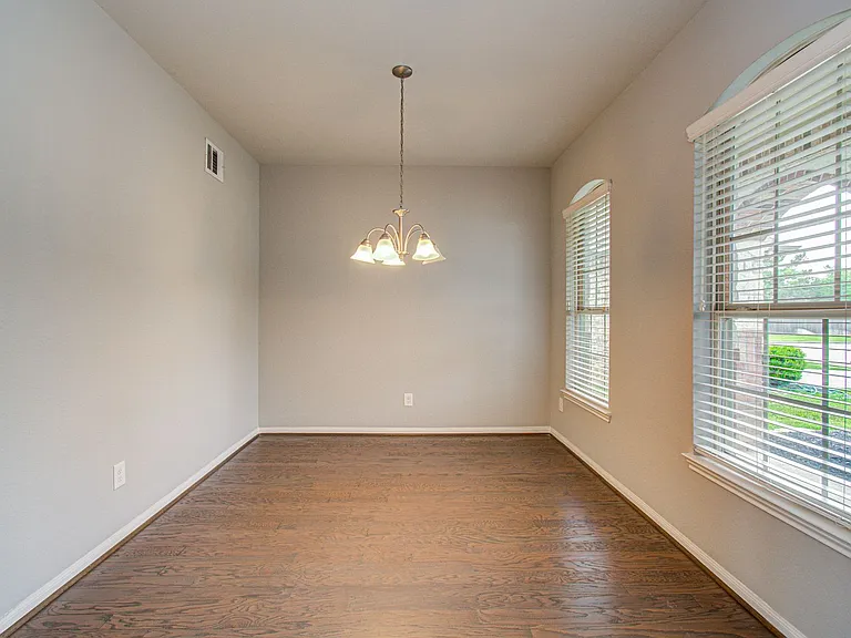 24331 Kee Cresta Ct — Photo 2