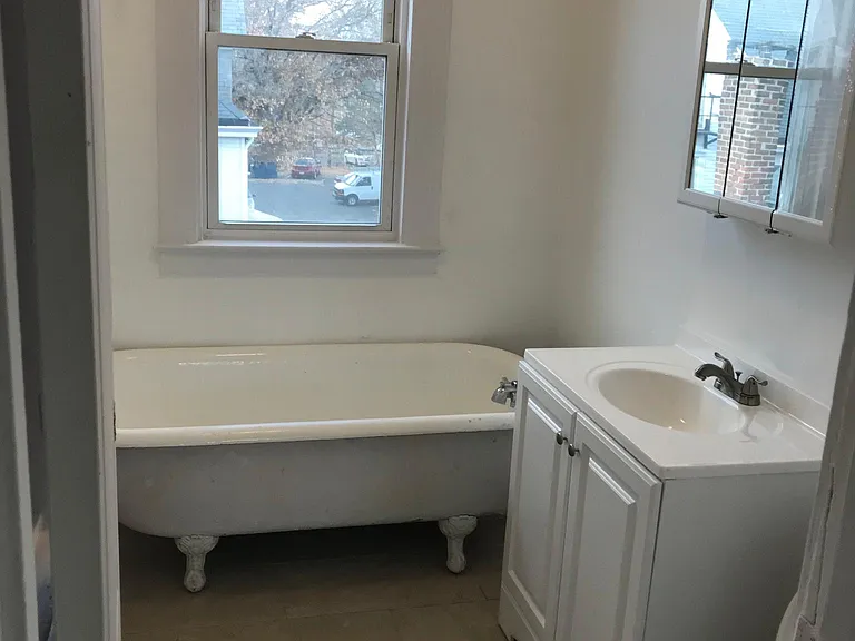 654 George St #3 — Photo 4