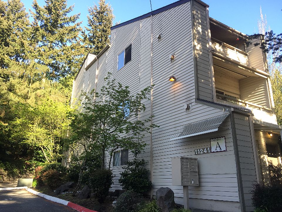 1st image of 11241 NE 68th St #A12