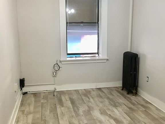 2nd image of 417 54th St APT 4