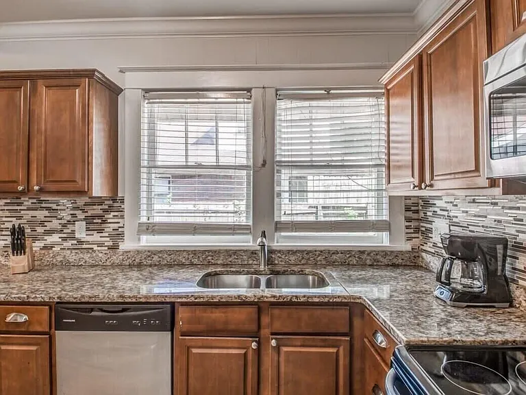 2385 Parkway Pl — Photo 27