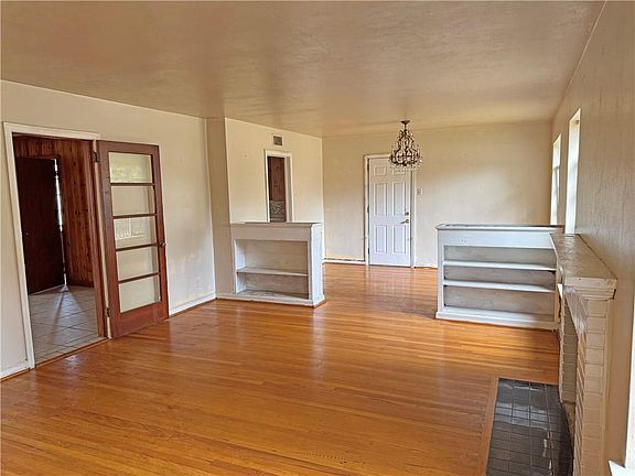 3rd image of 1212 Evangeline Street