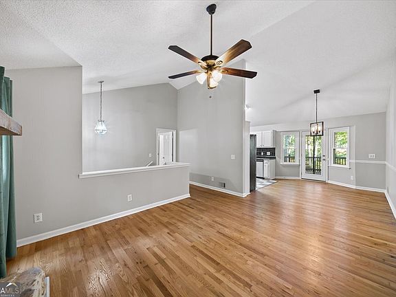 5th image of 1528 Oakleaf Dr