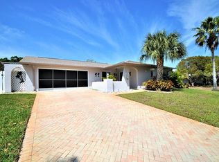 1124 Peninsula Rd, Tarpon Springs, FL 34689