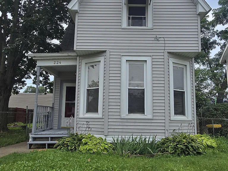 224 Catherine St — Photo 5
