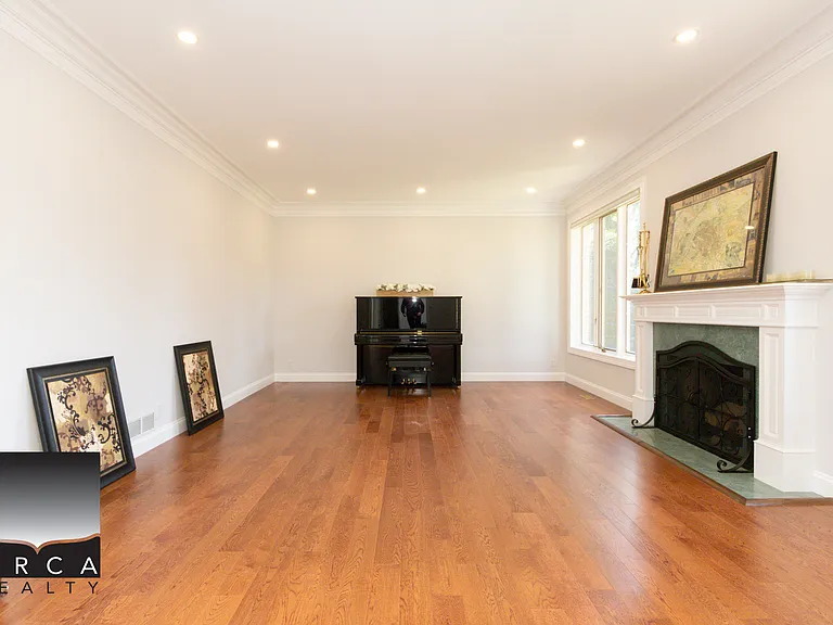 6858 Wiltshire St — Photo 3