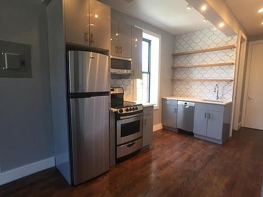 3rd image of 417 Throop Ave #3R
