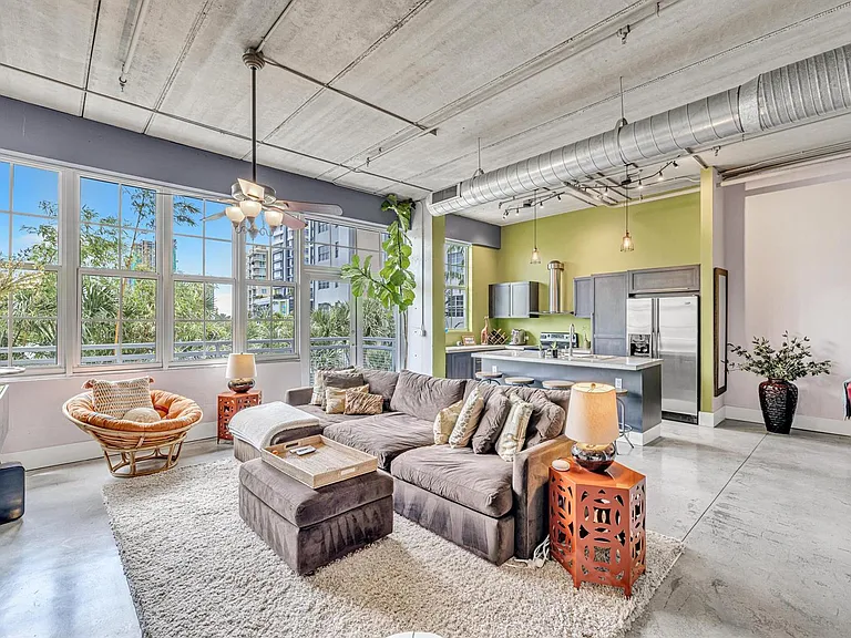 425 N Andrews Ave #303 — Photo 7