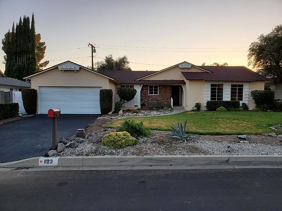 2nd image of 1123 Encino Ave
