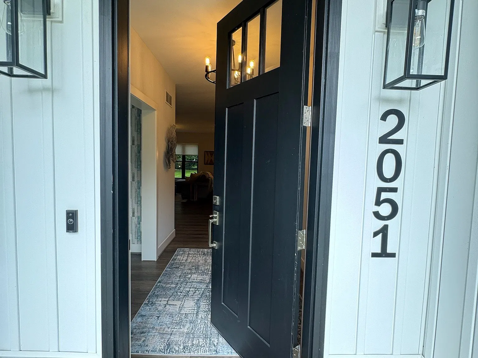 2051 Oaknoll St — Photo 3