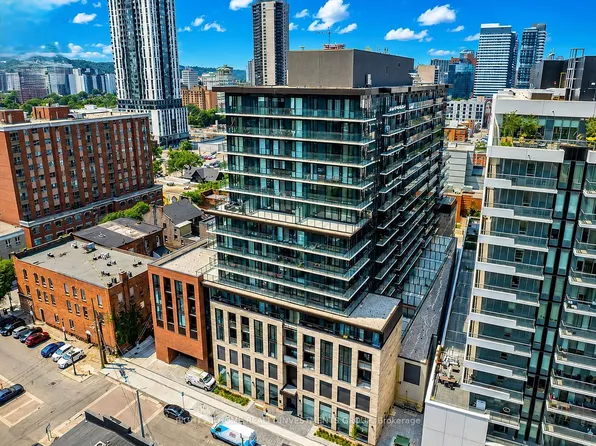 1 Jarvis St E #327, Hamilton, ON L8R 3J2