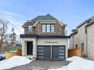 1076 Roosevelt Rd, Mississauga, ON L5G3Y8