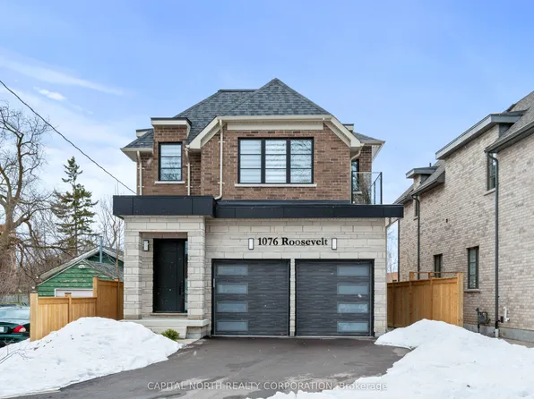 1076 Roosevelt Rd, Mississauga, ON L5G 3Y8