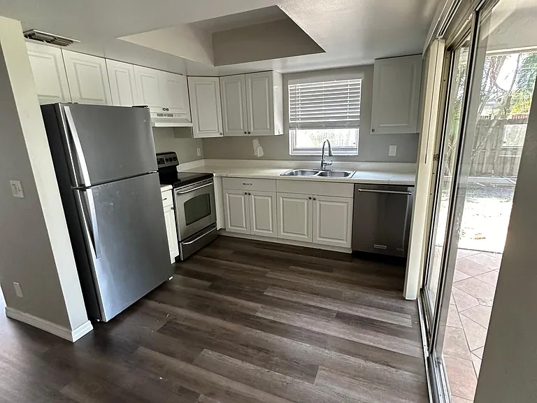 3705 Country Club Blvd #1 — Photo 6
