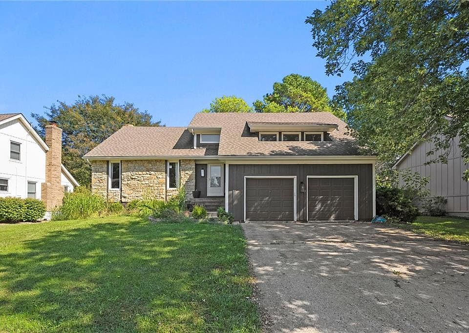 1st image of 3731 NE Chapel Dr