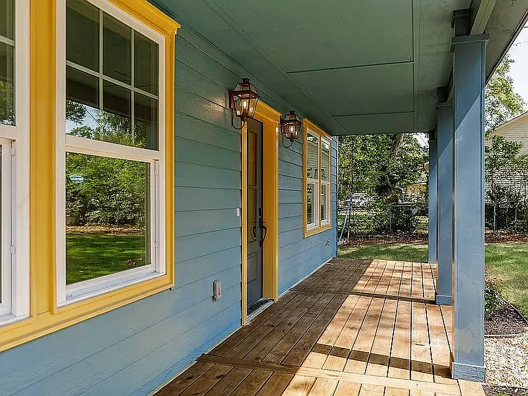 325 Stokes St — Photo 2