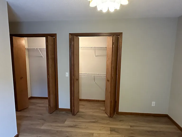 5220 Carlton Dr — Photo 5