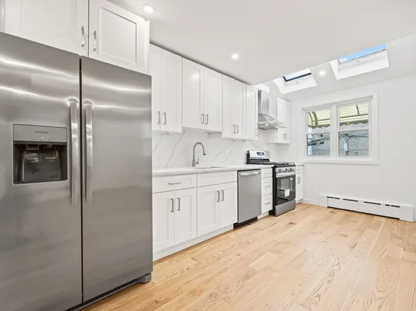 2567 East 29th Street image 6 of 31