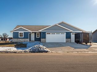 1908 Arches DRIVE, Holmen, WI 54636