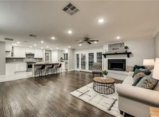 2411 Oak Tree Ln, Midlothian, TX 76065