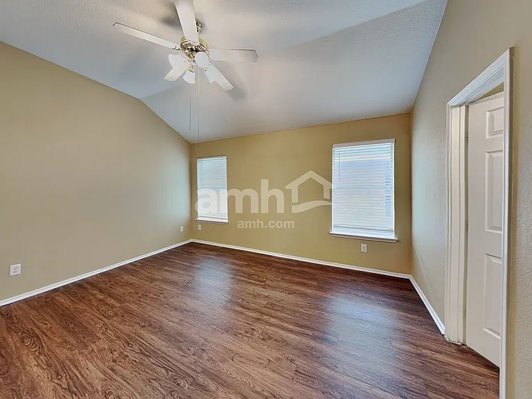 432 Round Rock Rd — Photo 10