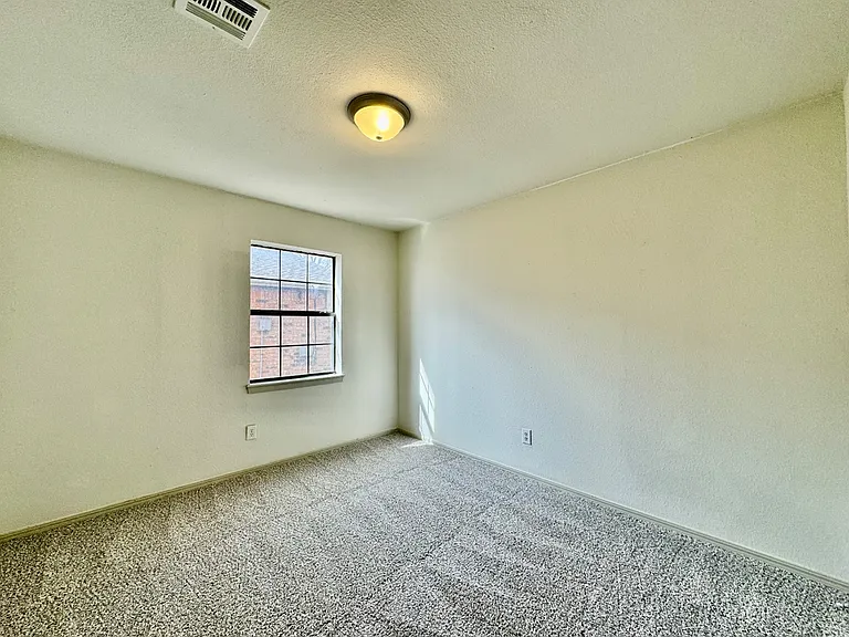 605 NW 138th St — Photo 24