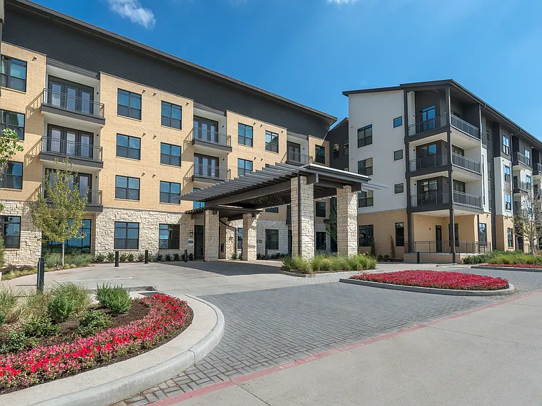 Overture Fairview 55+ Apartment Homes — Photo 18