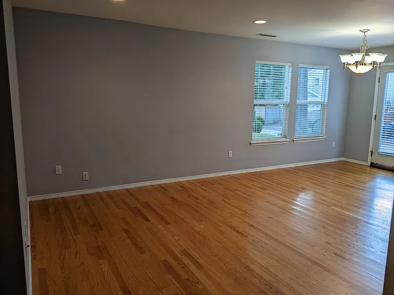 1169 Hudson St — Photo 12