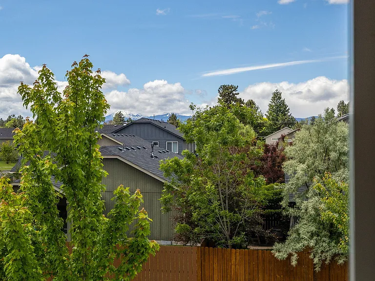 21154 Darnel Ave — Photo 31