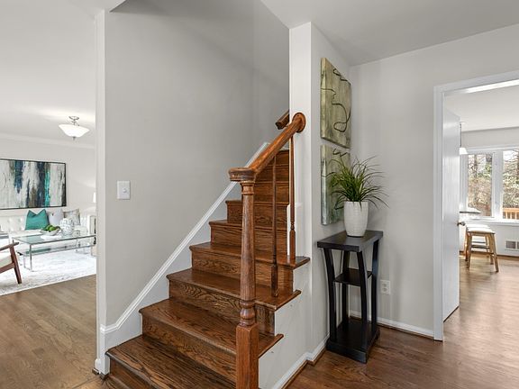 3rd image of 3357 Rose Ln