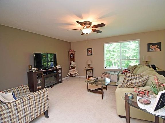 3rd image of 20 Parkwood Pl
