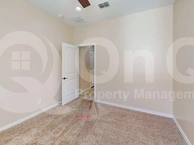 8943 W Marshall Ave — Photo 12