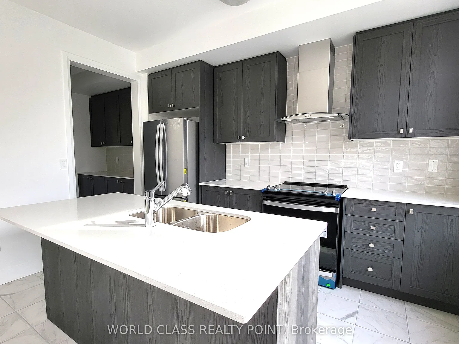 4 bed, $2,975 — Photo 3